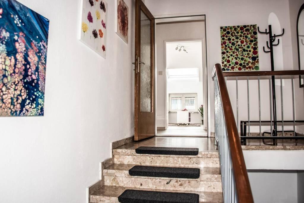 Apartment Pouringraz Fuer Kunst- Und Tennisliebhaber Kültér fotó