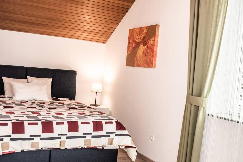 Apartment Pouringraz Fuer Kunst- Und Tennisliebhaber Kültér fotó