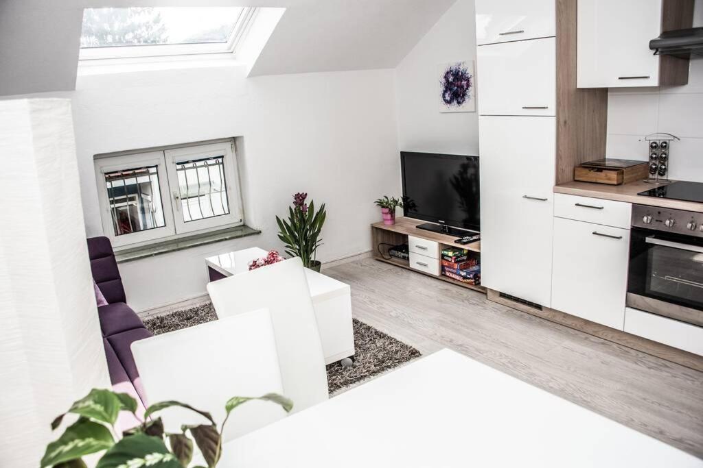 Apartment Pouringraz Fuer Kunst- Und Tennisliebhaber Kültér fotó