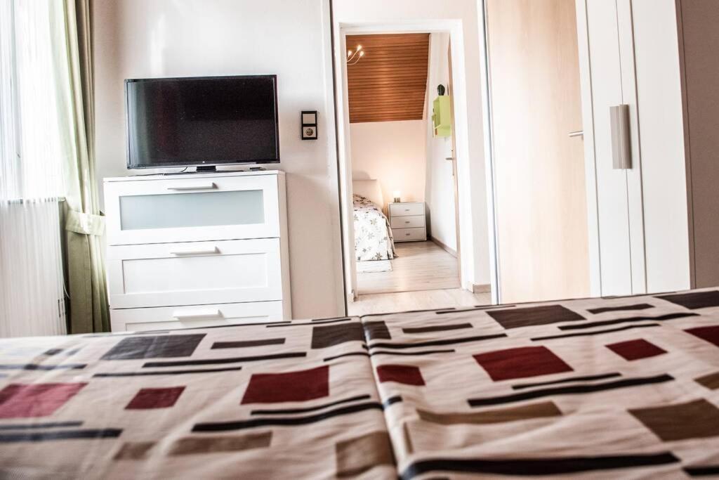 Apartment Pouringraz Fuer Kunst- Und Tennisliebhaber Kültér fotó