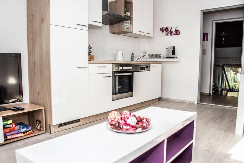 Apartment Pouringraz Fuer Kunst- Und Tennisliebhaber Kültér fotó
